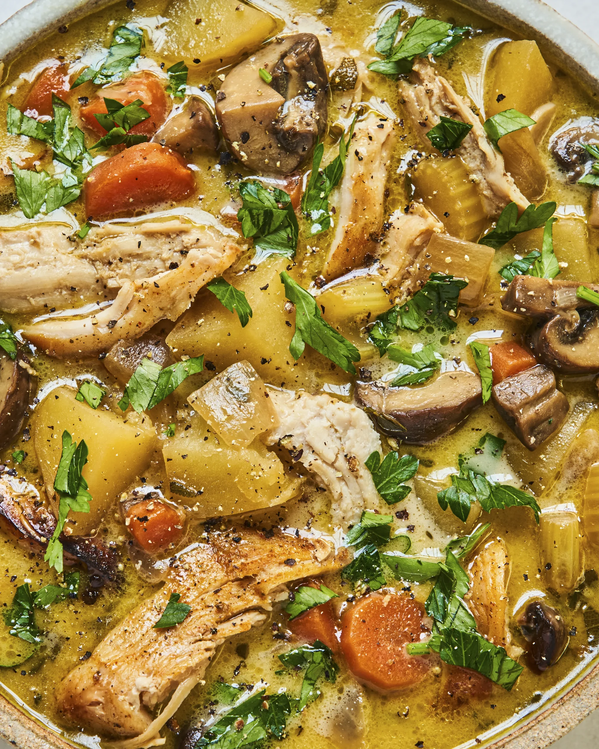 Σιγομαγειρεμένη γαλοπούλα με λαχανικά: Ασφάλεια κρέατος και ευκολία πέψης